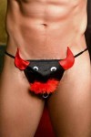 DÉGUISEMENT HOMME STRING TAUREAU NOIR/ROUGE