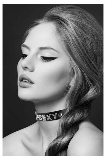 COLLIER STRASS CUIR SEXY