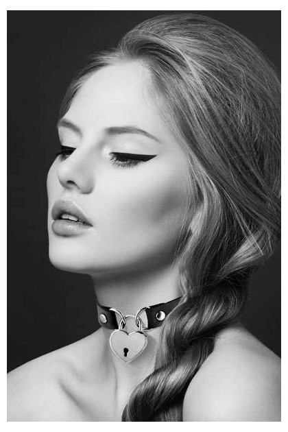 COLLIER PENDENTIF COEUR NOIR